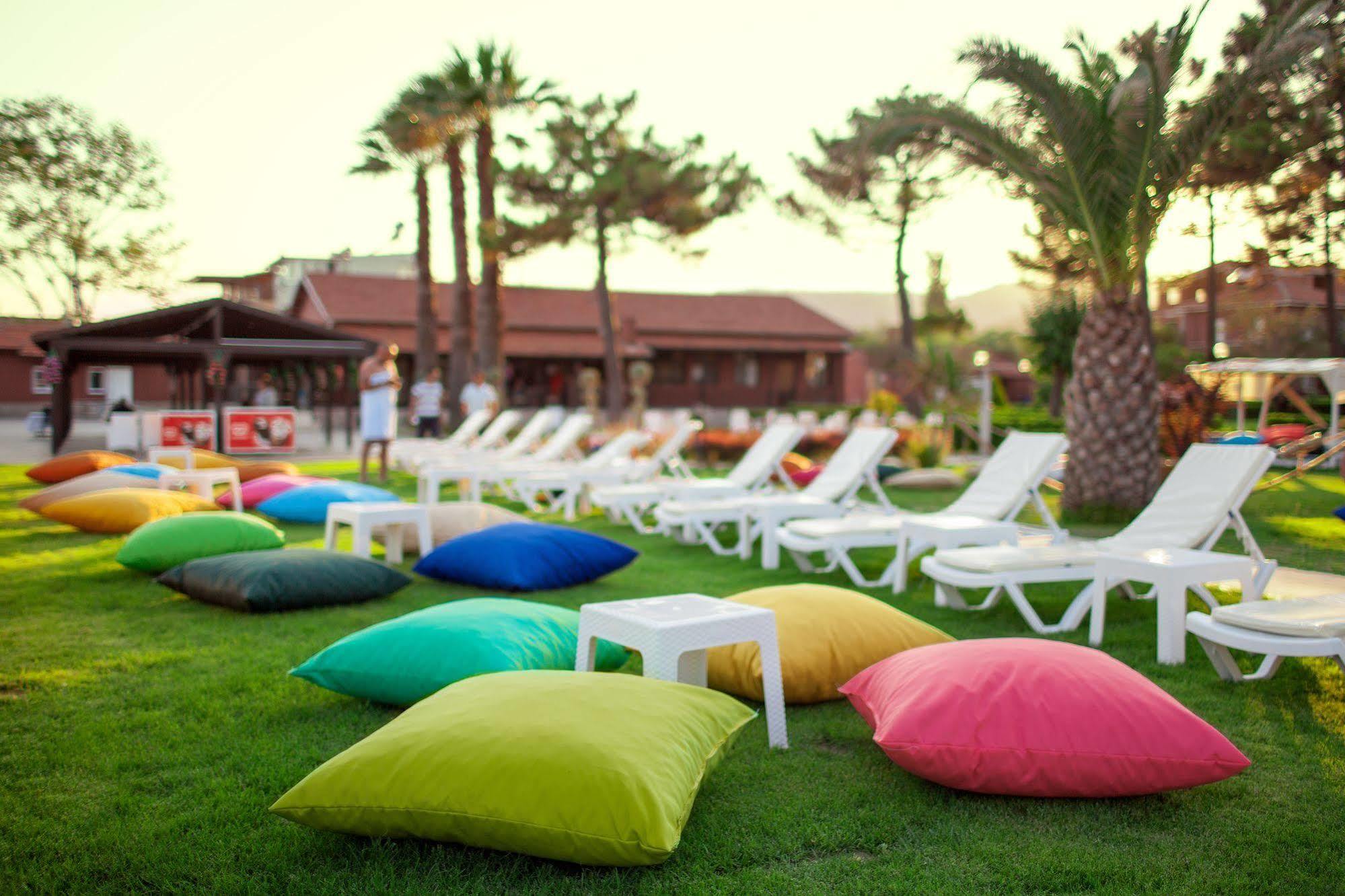 Palm Beach Hotel Кючуккую Екстер'єр фото